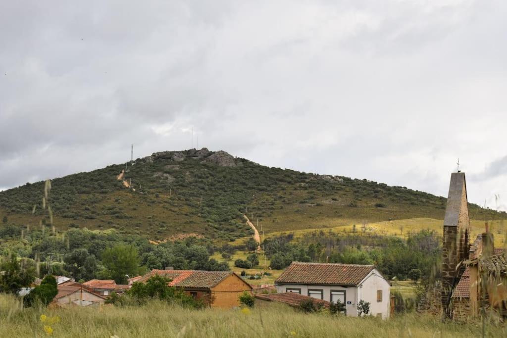 Casa Rural Tozolosolobos Otero de Bodos Εξωτερικό φωτογραφία